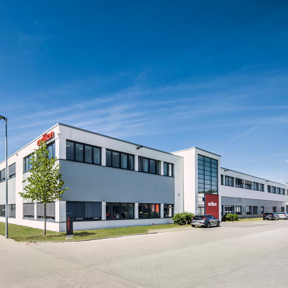 Außenansicht des modernen Gewerbeparks Mönchhof
